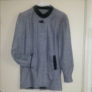 ✨️$5 Sale✨️ Black & White Checkered Womens Coat, Size 36 (8)